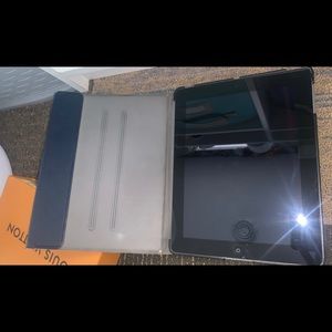 used ipad with case and charger